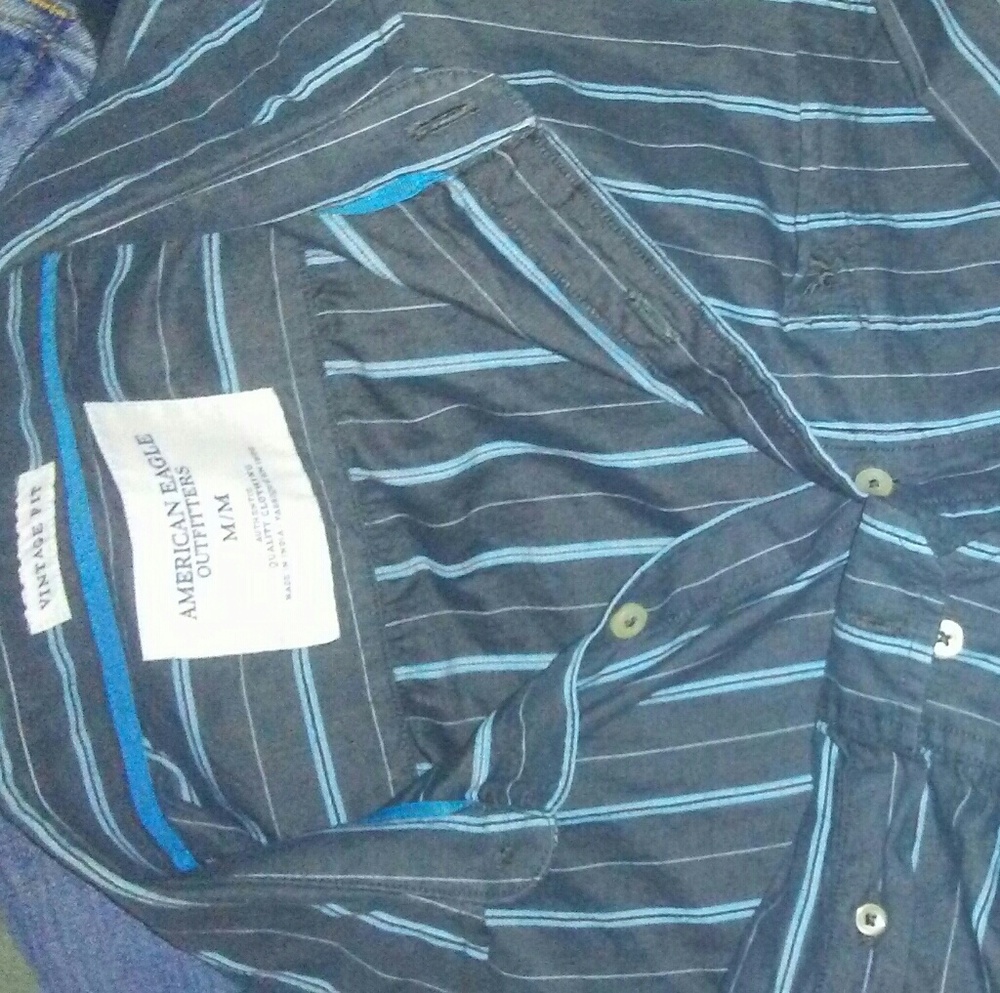 Button down - Picture 2 of 2
